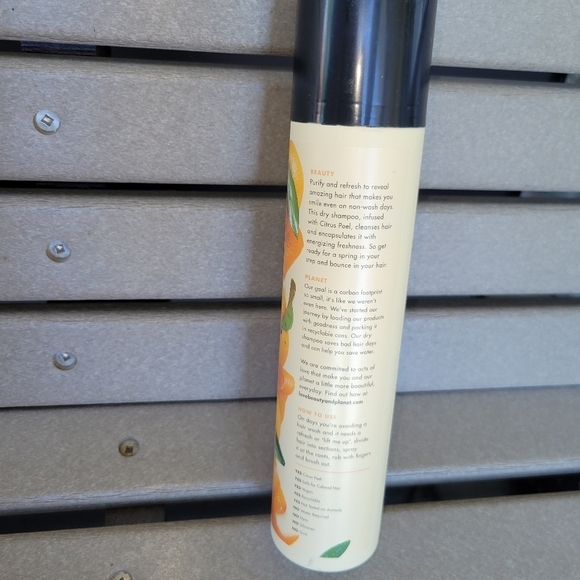 Love Beauty‎ and Planet Uplifting Dry Shampoo Citrus Peel 4.3 oz - Picture 2 of 3